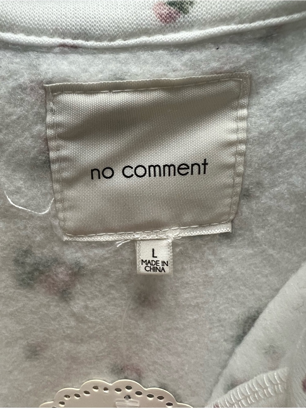 No Comment - NWT - Large - White Floral Collared Women’s Sweat Top - Picture 6 of 10